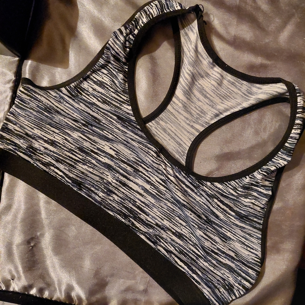 Ladies sports bra